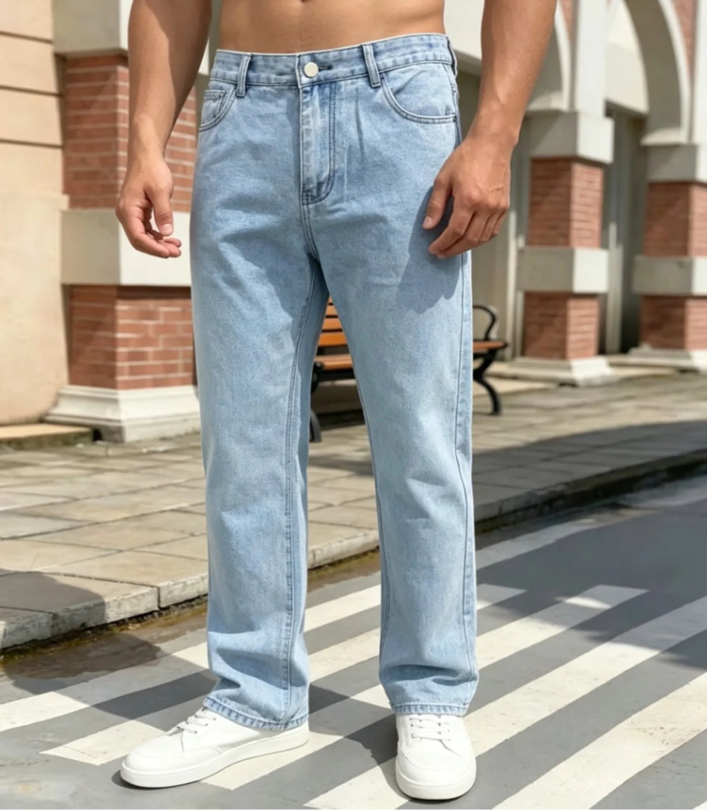 Light Blue Men's Casual Straight-leg Jeans.