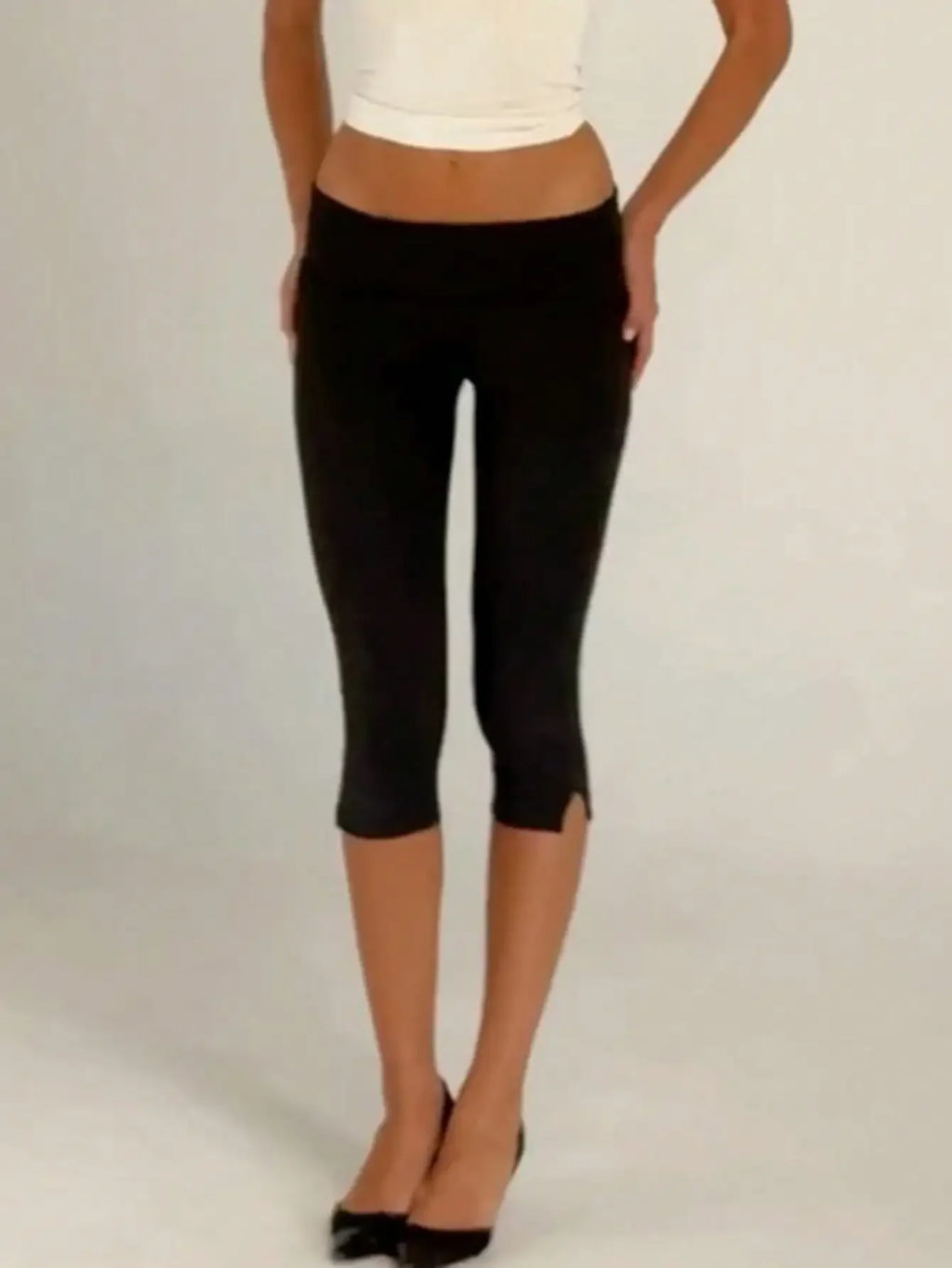 Women's Low Waist White Capri Leggings.